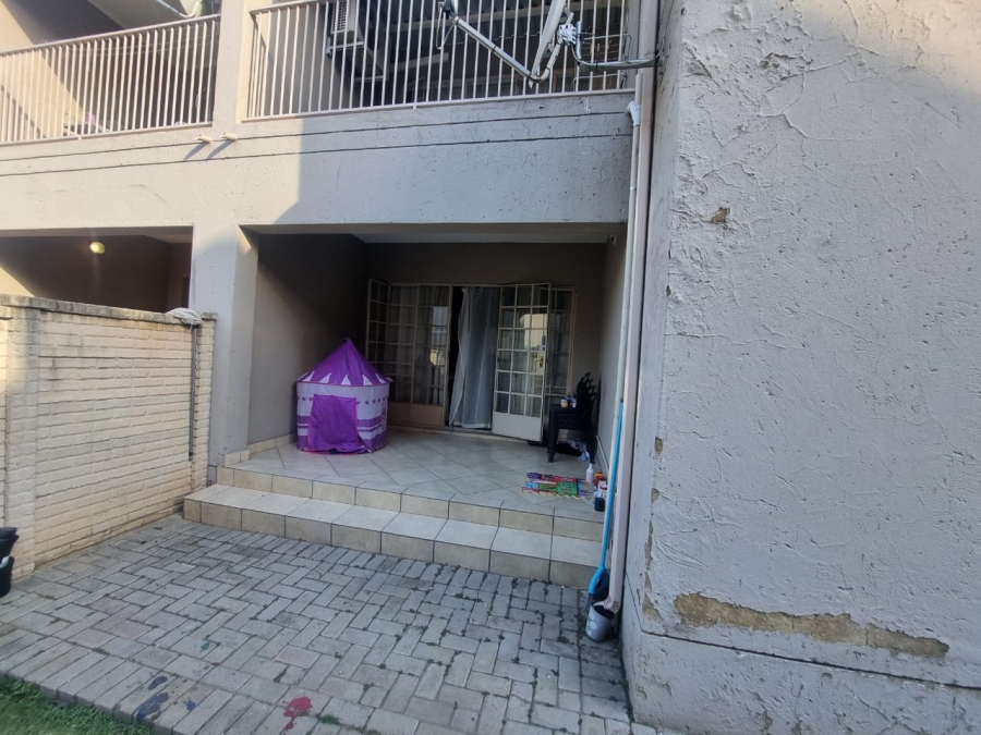 2 Bedroom Property for Sale in Waterval East North West